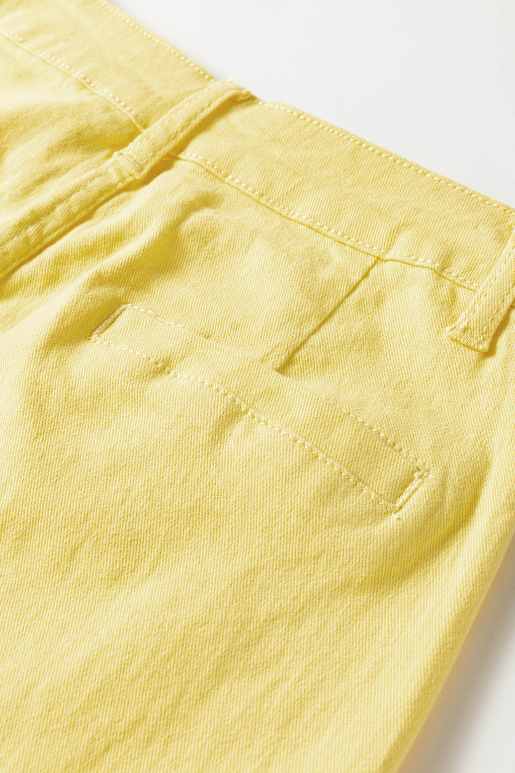 Yellow Solid Color Scalloped Patch Pocket Shift Jeans